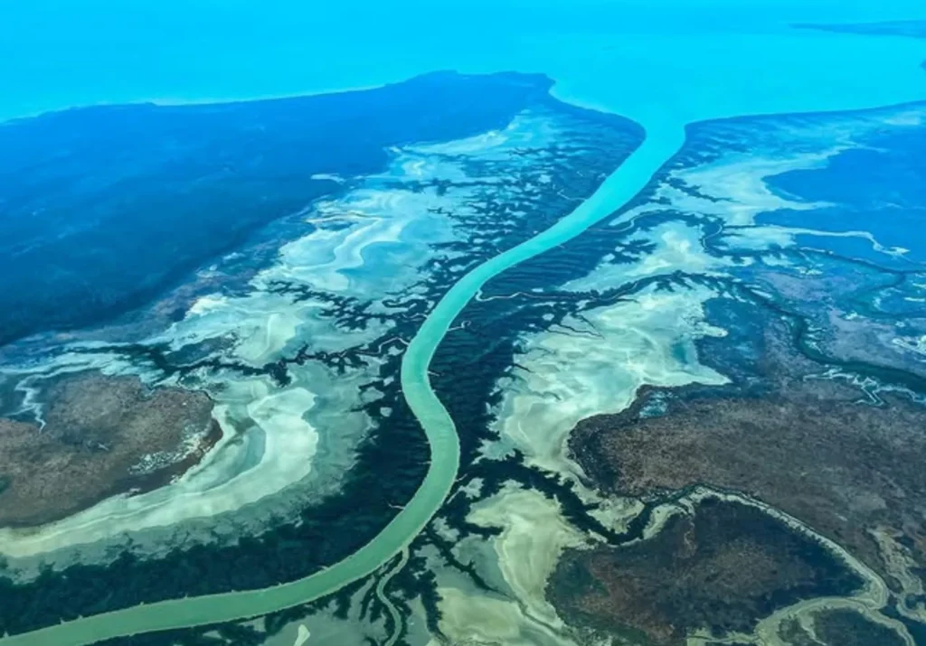 Who looks after Kakadu